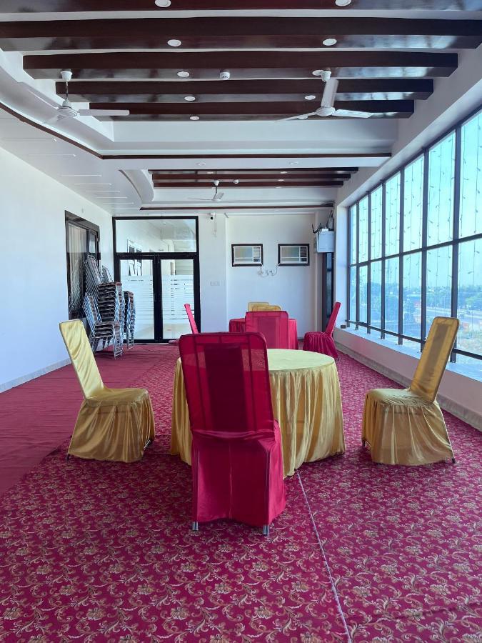 Mangalam Grand Hotel Lucknow Exterior photo