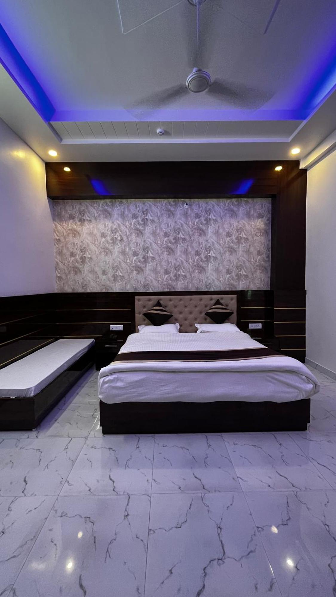 Mangalam Grand Hotel Lucknow Exterior photo