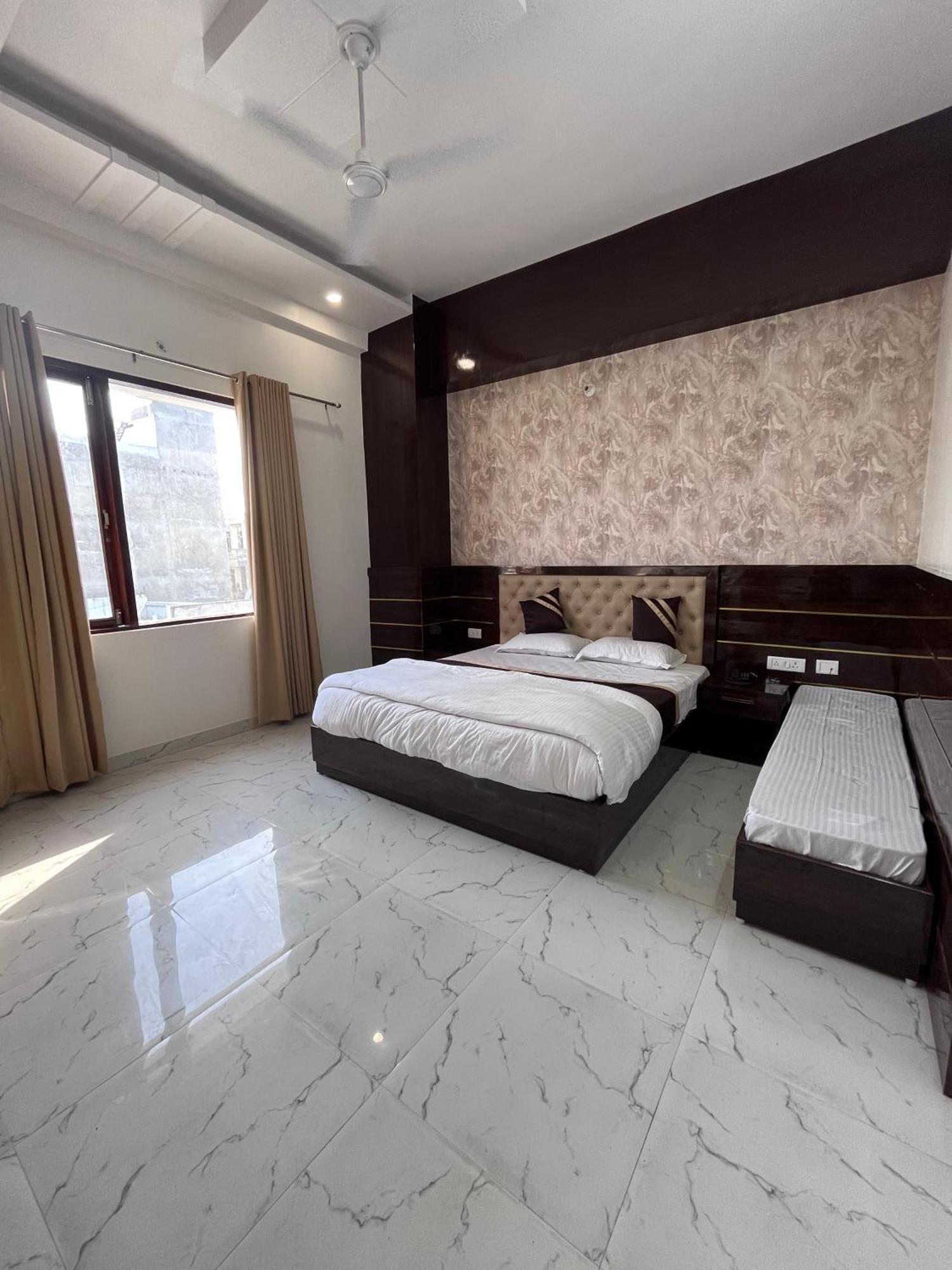 Mangalam Grand Hotel Lucknow Exterior photo