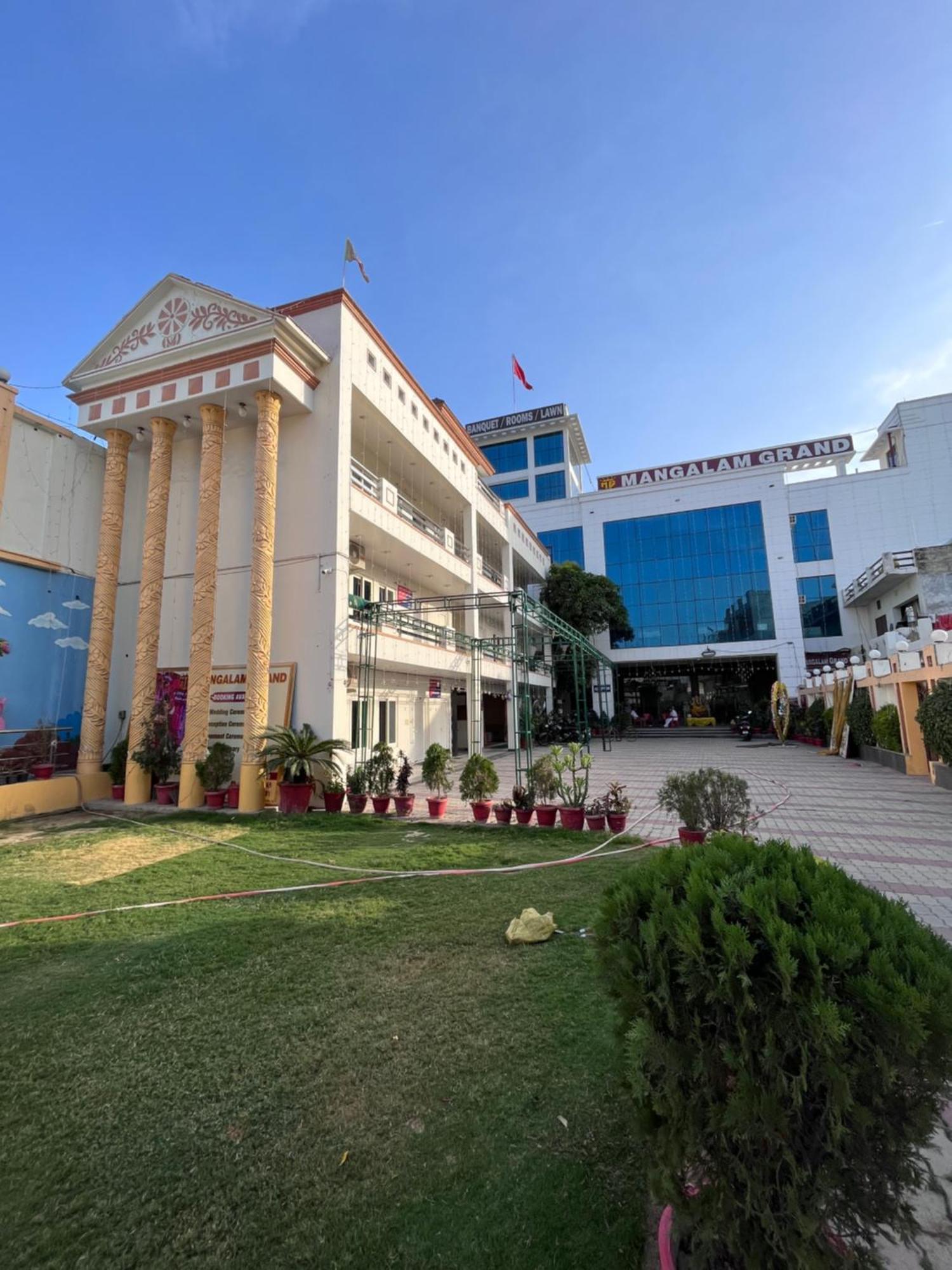Mangalam Grand Hotel Lucknow Exterior photo